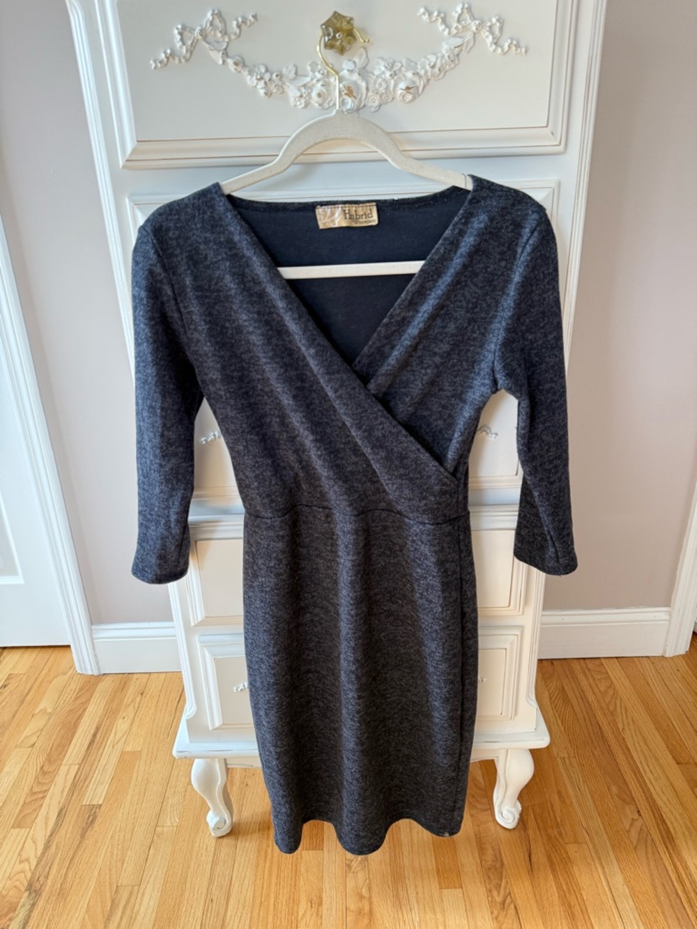 Hybrid & Company Heather Gray Long Sleeve Bodycon Dress - size small